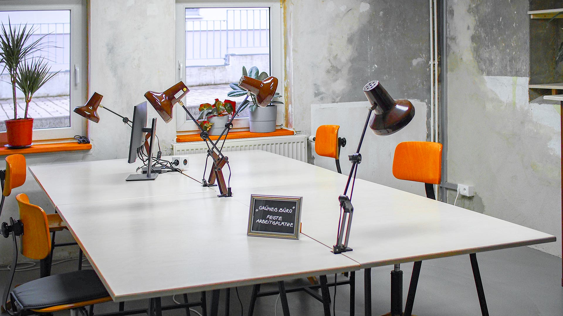 OpenSpace mit flexiblen und festen Schreibtischen im Leuchtturm Jena